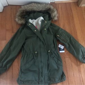Gap kids size Large army green/olive jacket with faux fur lining (new with tags)